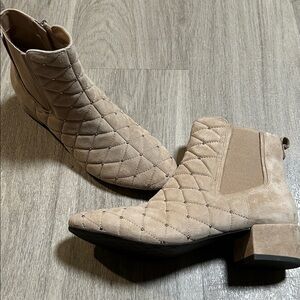 Quilted Tan Ankle Boots